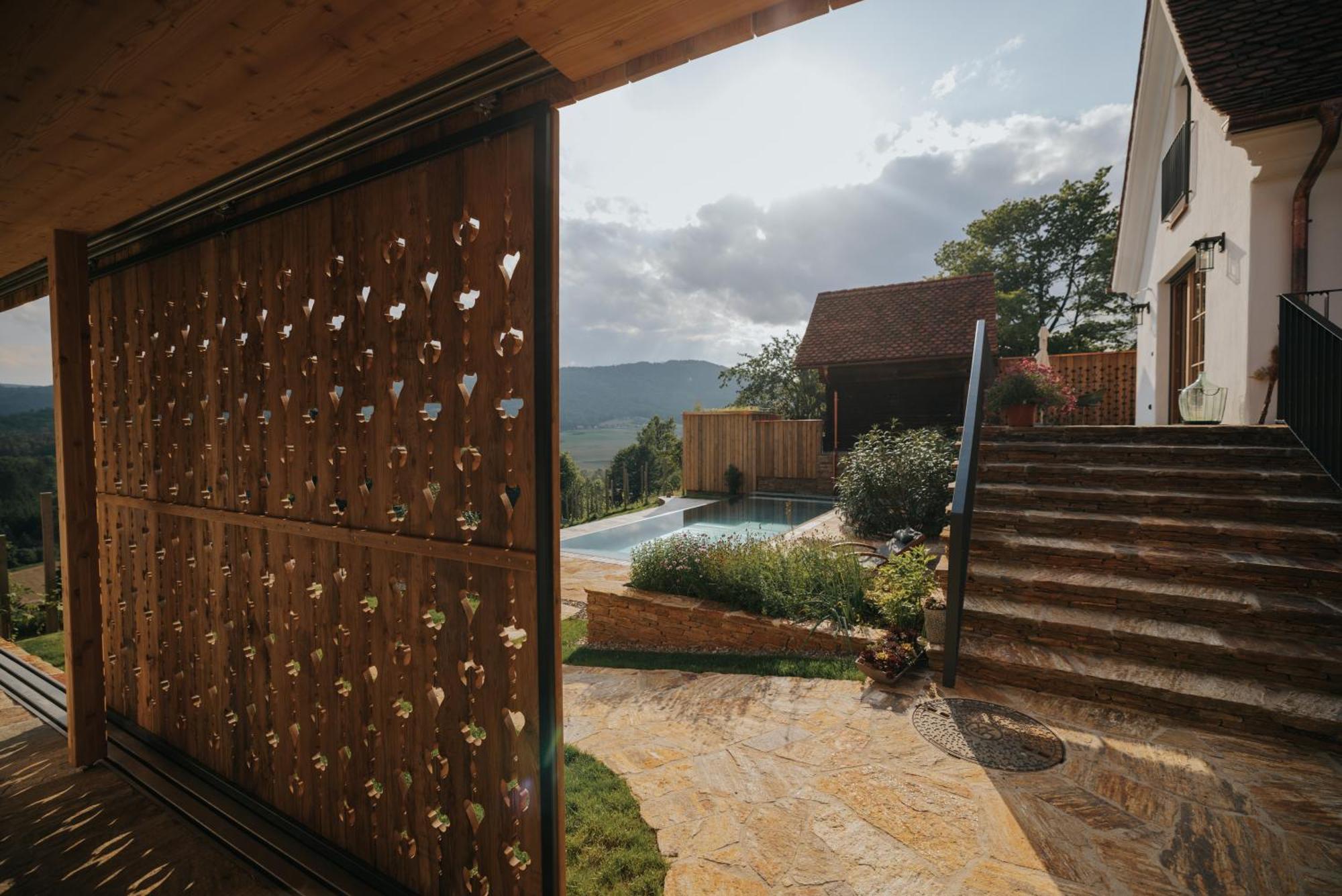 Am Wildbachberg - Luxus Ferienhaeuser Mit Infinitypool, Privatsauna Und Weinkeller Deutschlandsberg Buitenkant foto