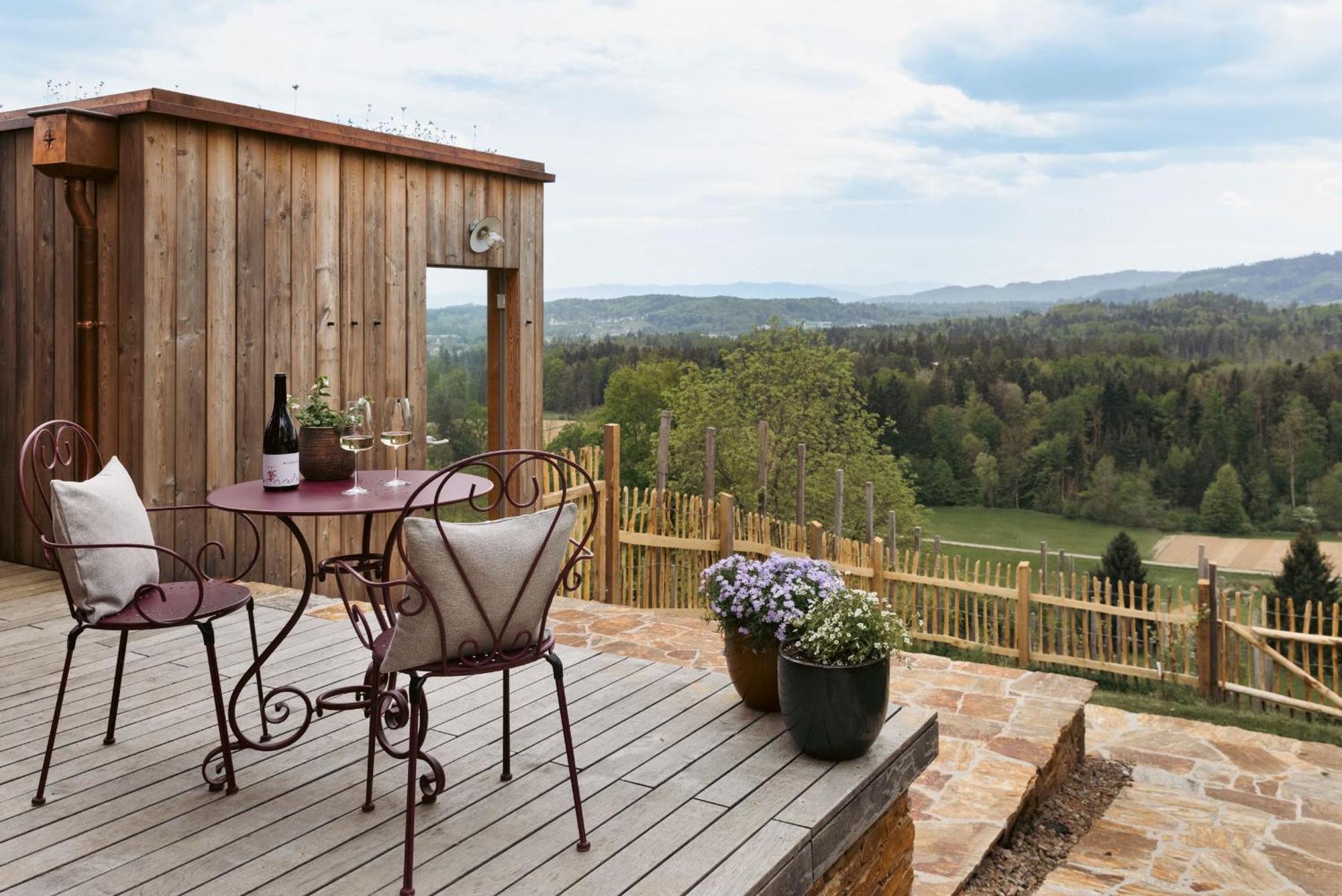 Am Wildbachberg - Luxus Ferienhaeuser Mit Infinitypool, Privatsauna Und Weinkeller Deutschlandsberg Buitenkant foto